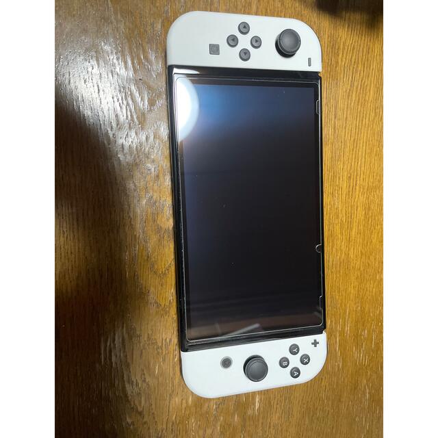 Nintendo Switch(ニンテンドースイッチ)のSwitch 有機EL ホワイト　 エンタメ/ホビーのゲームソフト/ゲーム機本体(携帯用ゲーム機本体)の商品写真