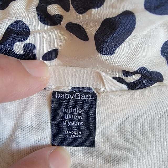 babyGAP(ベビーギャップ)のbabyGap 豹柄　パーカー　フード取り外し　100センチ　4歳 キッズ/ベビー/マタニティのキッズ服女の子用(90cm~)(ジャケット/上着)の商品写真