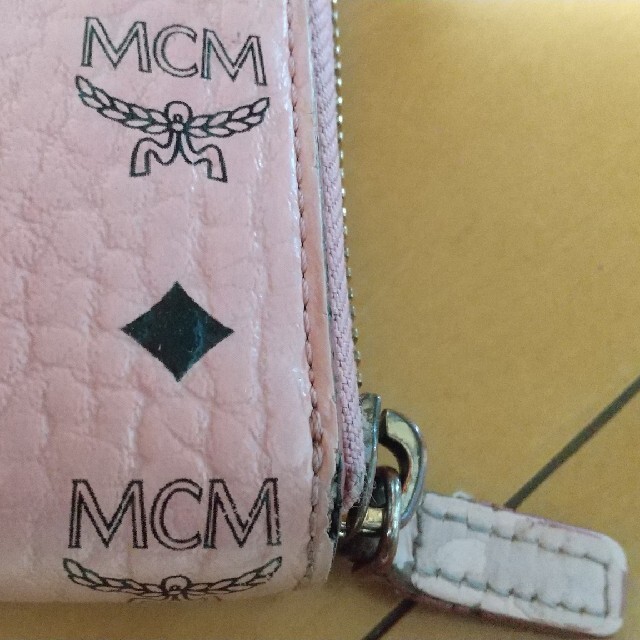 MCM(エムシーエム)のMCM  ピンク長財布 レディースのファッション小物(財布)の商品写真