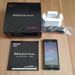 トウシバ(東芝)のスマートフォン（REGZA Phon T-01D ダークグリーン）(スマートフォン本体)