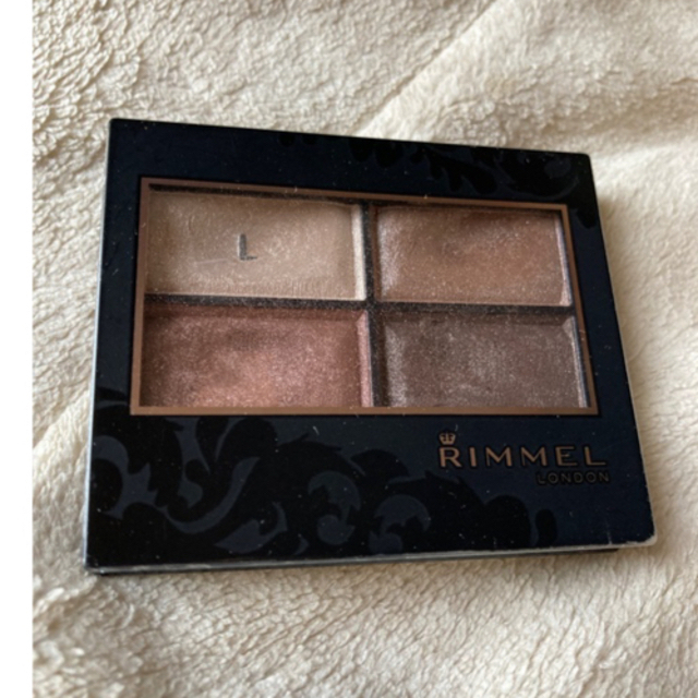 RIMMEL(リンメル)のリンメル ロイヤルヴィンテージアイズ 010 コスメ/美容のベースメイク/化粧品(アイシャドウ)の商品写真