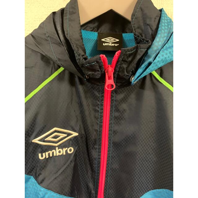 UMBRO(アンブロ)のUMBRO アンブロ 薄手ジャンパー 150cm スポーツ/アウトドアのサッカー/フットサル(ウェア)の商品写真