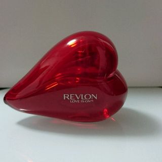 レブロン(REVLON)のラブ イズ オン オードトワレ(香水(女性用))