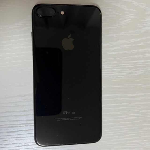 Apple(アップル)のiphone7 plus Jet Black　128GB Simフリー スマホ/家電/カメラのスマートフォン/携帯電話(スマートフォン本体)の商品写真