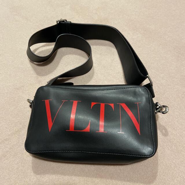VALENTINO(ヴァレンティノ)のValentino ショルダーバッグ メンズのバッグ(ショルダーバッグ)の商品写真