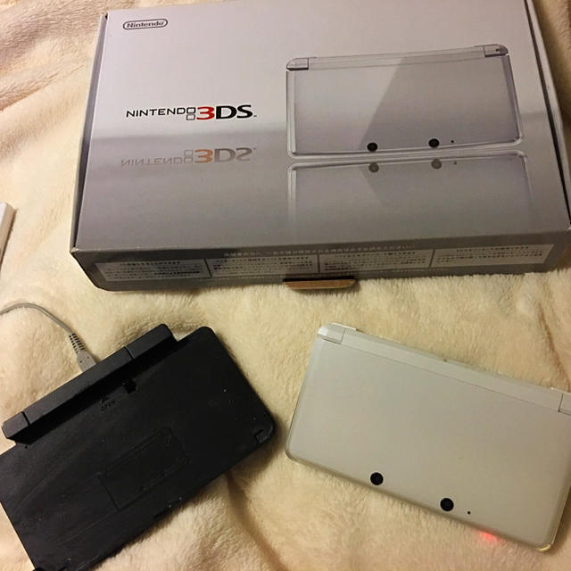 安心の定価販売 NINTENDO 3DS 本体