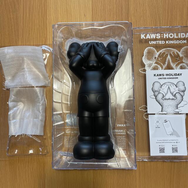 KAWS HOLIDAY UK Figure Black カウズホリデーブラック | ibirajuba.pe
