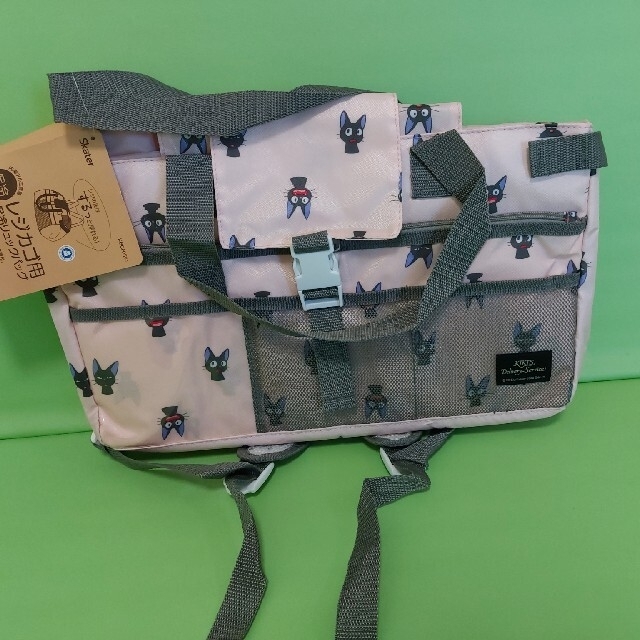 ジブリ(ジブリ)のジジ　保冷リュックバッグ　レジカゴ用　ジブリ　魔女の宅急便 レディースのバッグ(エコバッグ)の商品写真