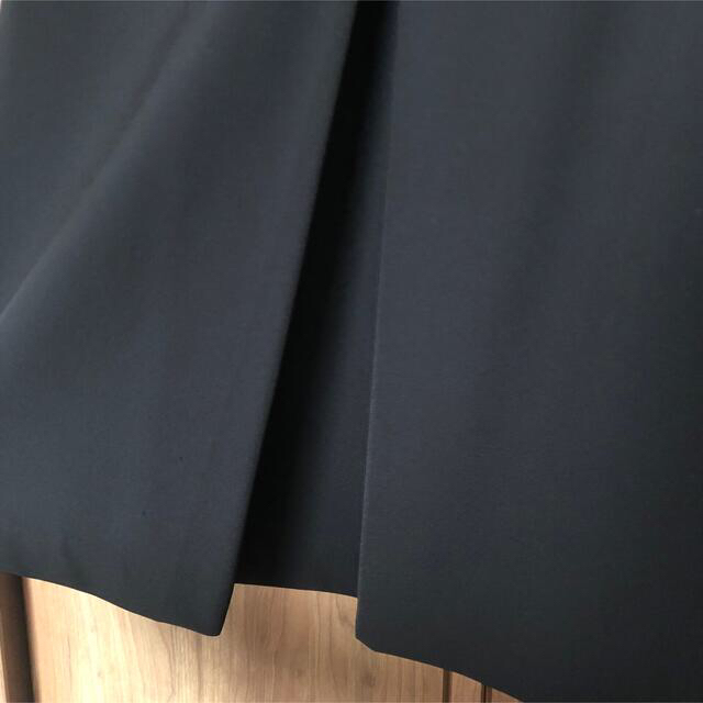 KBF+(ケービーエフプラス)のKBF+ ボックスプリーツスカート 黒ブラック レディースのスカート(ひざ丈スカート)の商品写真