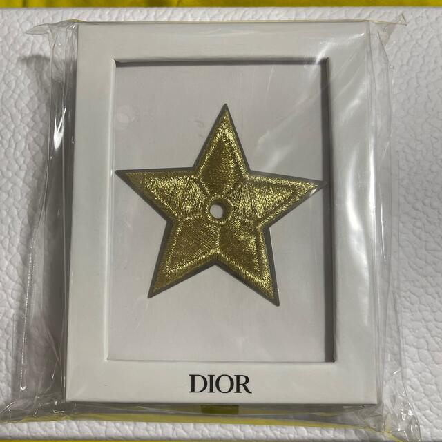 Christian Dior(クリスチャンディオール)のディオール Dior Christian Diorノベルティ 星ピンバッジ 新品 エンタメ/ホビーのコレクション(ノベルティグッズ)の商品写真