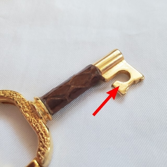 イタリア製 鍵型キーホルダー キーリング ゴールド 鍵 レディースのファッション小物(キーホルダー)の商品写真