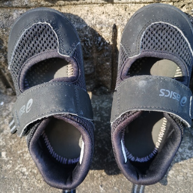 asics　黒　14.5 キッズ/ベビー/マタニティのベビー靴/シューズ(~14cm)(スニーカー)の商品写真