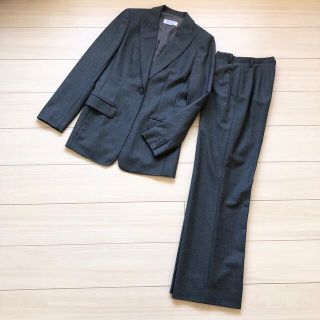 ランバンコレクション(LANVIN COLLECTION)の未使用　ランバンコレクション　スーツ　36 グレー　カシミヤ　上質(スーツ)