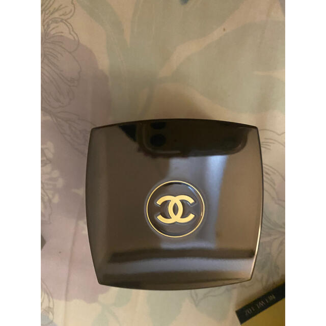 CHANEL(シャネル)のCHANEL サブリマージュ ル タン　20ベージュ　ファンデーション コスメ/美容のベースメイク/化粧品(ファンデーション)の商品写真