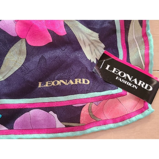 LEONARD(レオナール)のLEONARD☆レオナール☆スカーフ☆未使用 レディースのファッション小物(バンダナ/スカーフ)の商品写真