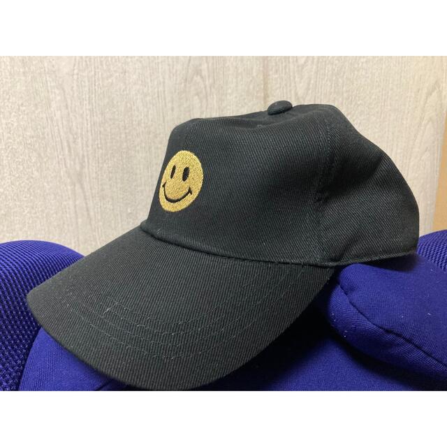 【ニコちゃんマーク】刺繍入りキャップ メンズの帽子(キャップ)の商品写真
