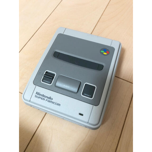 任天堂(ニンテンドウ)のニンテンドークラシックミニ スーパーファミコン エンタメ/ホビーのゲームソフト/ゲーム機本体(家庭用ゲーム機本体)の商品写真