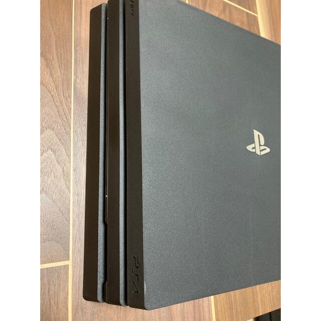 PlayStation4(プレイステーション4)のPlayStation®4 Pro ジェット・ブラック エンタメ/ホビーのゲームソフト/ゲーム機本体(家庭用ゲーム機本体)の商品写真