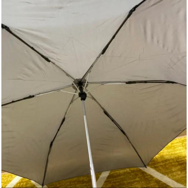 MUJI (無印良品)(ムジルシリョウヒン)のほぼ未使用！無印良品　シンプル　グレー　折りたたみ傘　ユニセックス レディースのファッション小物(傘)の商品写真