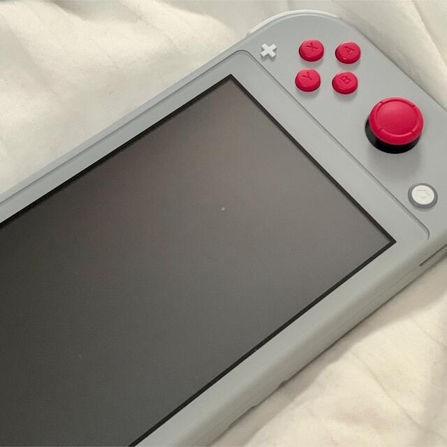 Nintendo Switch Lite 4