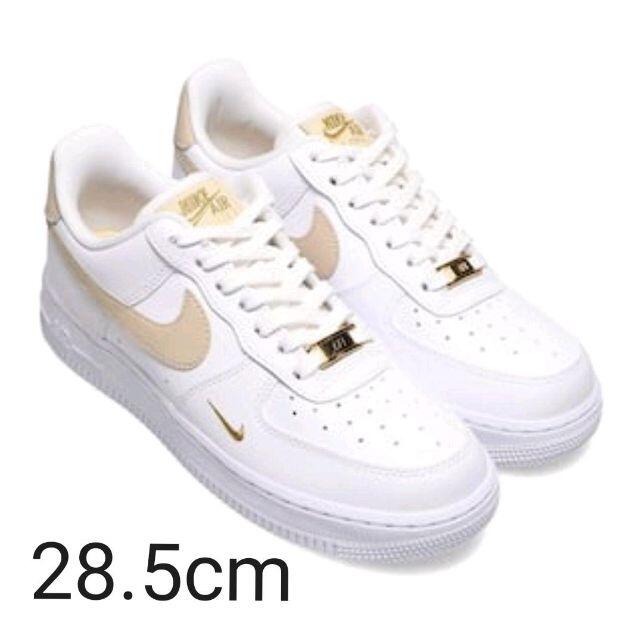 NIKE(ナイキ)の【新品・未使用】NIKE AIR FORCE 1 07 ESS 28.5cm メンズの靴/シューズ(スニーカー)の商品写真