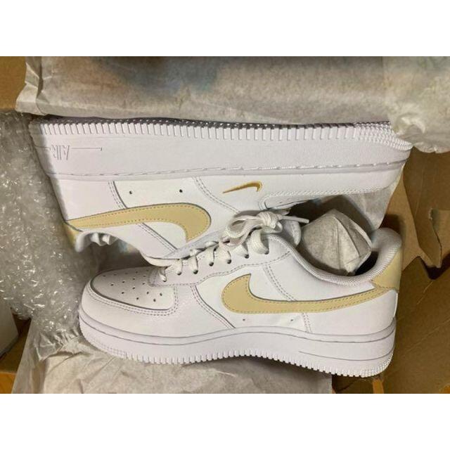 NIKE(ナイキ)の【新品・未使用】NIKE AIR FORCE 1 07 ESS 28.5cm メンズの靴/シューズ(スニーカー)の商品写真