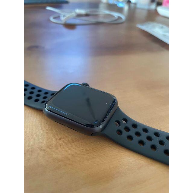 Apple Watch(アップルウォッチ)のapple watch 5 ｽﾍﾟｰｽｸﾞﾚｲ 40mm おまけ GPSモデル メンズの時計(腕時計(デジタル))の商品写真