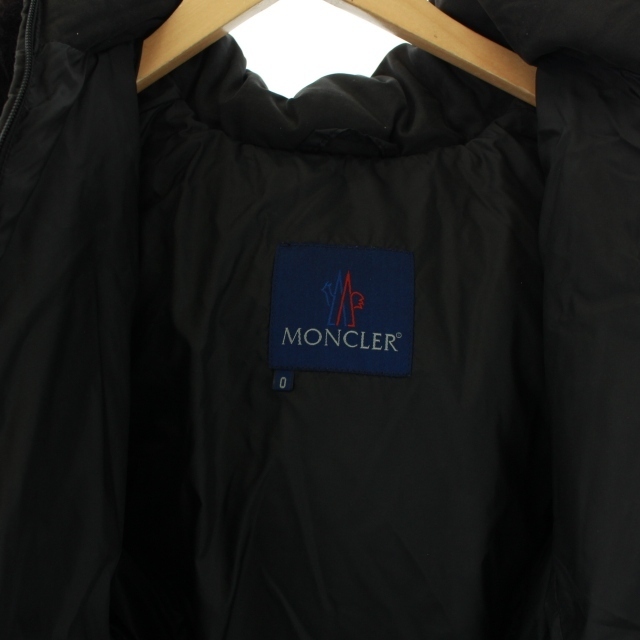 MONCLER(モンクレール)のモンクレール フォックスファー ダウンジャケット 青タグ 0 XS 黒 レディースのジャケット/アウター(ダウンジャケット)の商品写真