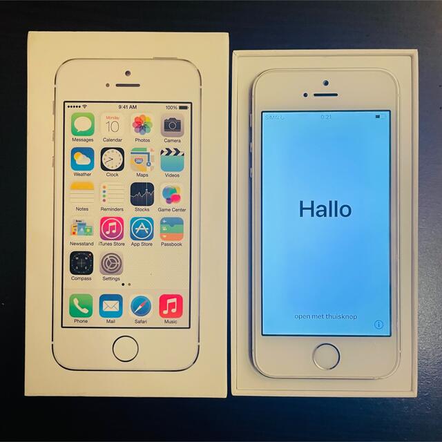 iPhone(アイフォーン)のiPhone 5s Silver 16 GB docomo スマホ/家電/カメラのスマートフォン/携帯電話(スマートフォン本体)の商品写真