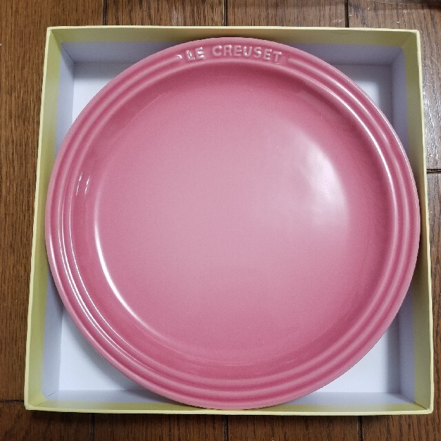 LE CREUSET(ルクルーゼ)のルクルーゼ♡ラウンドプレート　2枚セット インテリア/住まい/日用品のキッチン/食器(食器)の商品写真