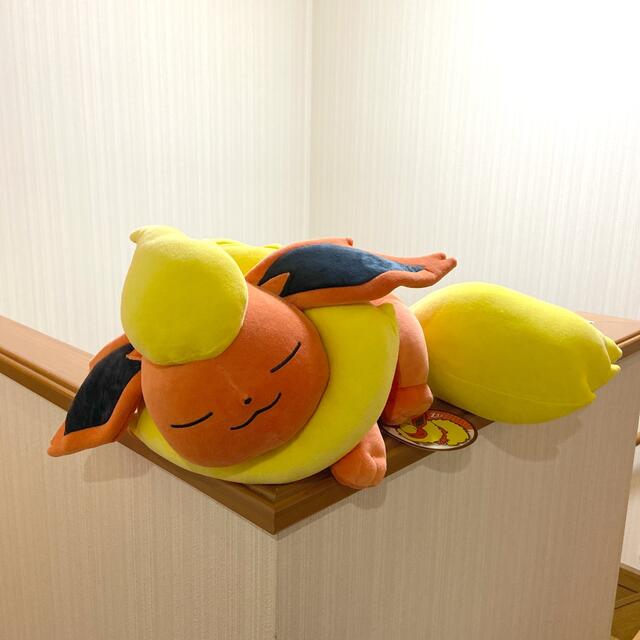 ポケモン　すやすやぬいぐるみ　ブースター