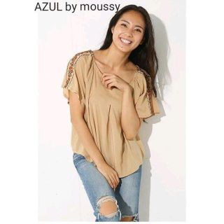 アズールバイマウジー(AZUL by moussy)のAZUL BY MOUSSY 刺繍オフショルダートップス　新品タグ付き(シャツ/ブラウス(半袖/袖なし))