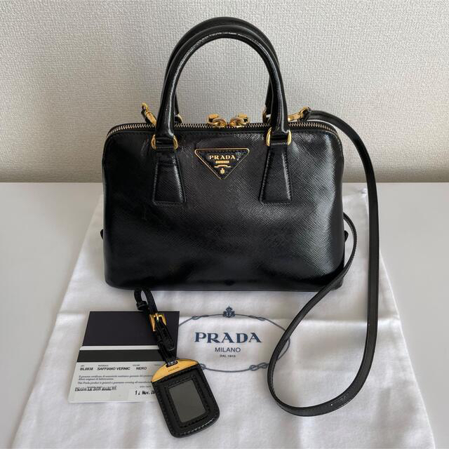 PRADA(プラダ)の【PRADA プラダ】サフィアーノ 2wayバッグ ブラック レディースのバッグ(ハンドバッグ)の商品写真