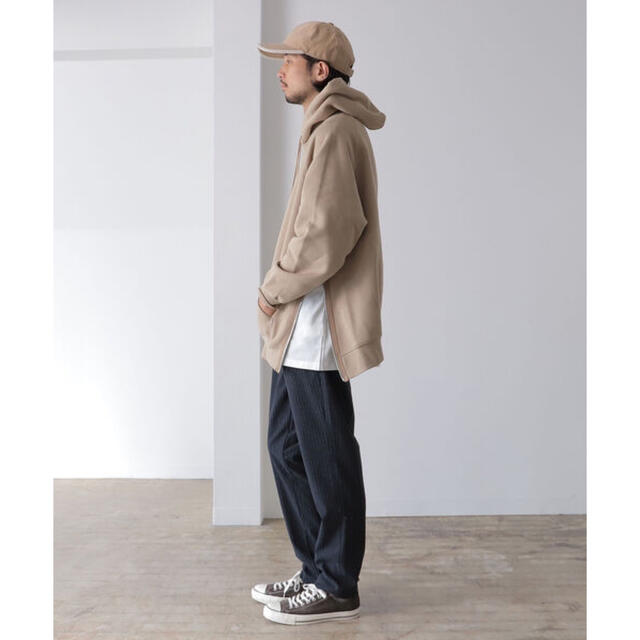 BEAMS(ビームス)の【美品】ビームス × ディスカス フードパーカー ベージュ サイズL メンズのトップス(パーカー)の商品写真