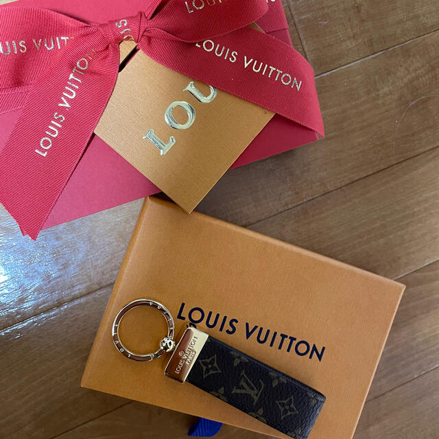 LOUIS VUITTON(ルイヴィトン)のルイヴィトン  キーリング　ポルト　クレ. ドラゴンヌ　新品 レディースのファッション小物(キーホルダー)の商品写真