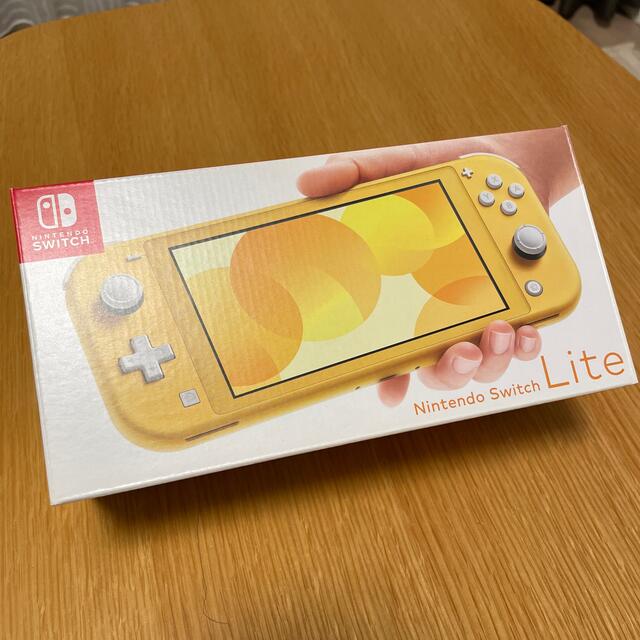 Nintendo Switch(ニンテンドースイッチ)のNintendo Switch Lite イエロー エンタメ/ホビーのゲームソフト/ゲーム機本体(家庭用ゲーム機本体)の商品写真