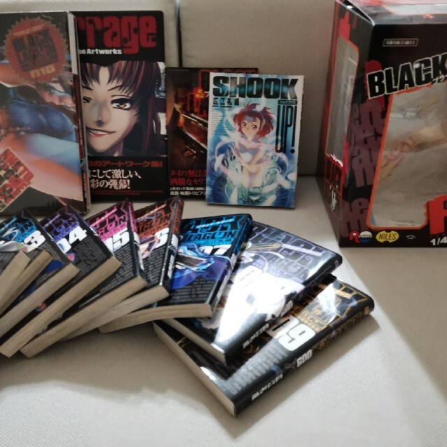 小学館(ショウガクカン)のBLACK LAGOON(1〜10巻)他フィギュアセット エンタメ/ホビーの漫画(全巻セット)の商品写真