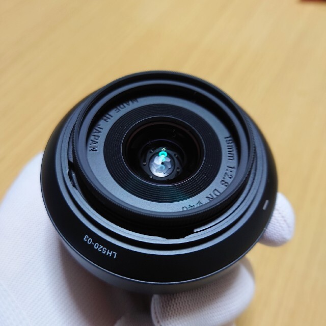 SIGMA(シグマ)のSIGMA 単焦点広角レンズ Art 19mm F2.8 DN ブラック ソニー スマホ/家電/カメラのカメラ(レンズ(単焦点))の商品写真