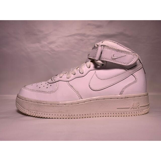 NIKE(ナイキ)のNIKE AIR FORCE 1 MID GS WHITE 22.5cm レディースの靴/シューズ(スニーカー)の商品写真