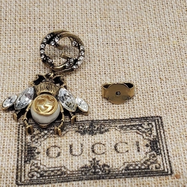 Gucci - 【超レア現行美品】インターロッキングG付き ビー（ハチ