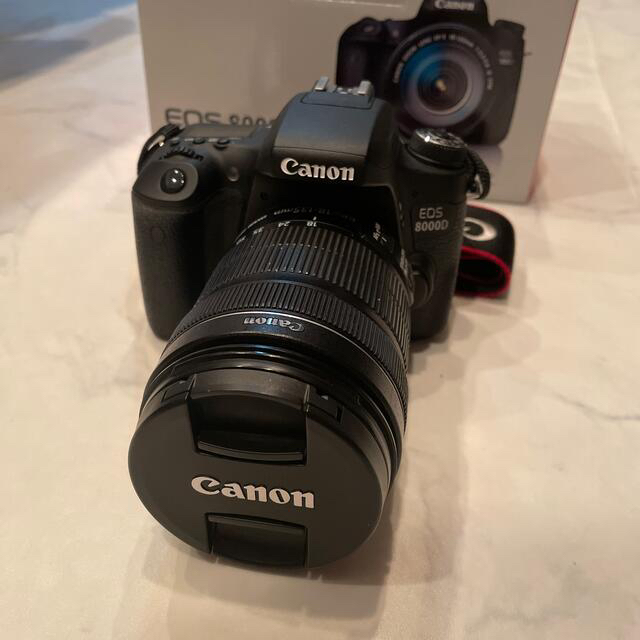 Canon EOS 8000D