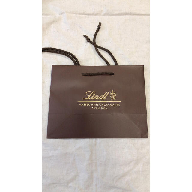 Lindt(リンツ)のリンツ/紙袋 レディースのバッグ(ショップ袋)の商品写真