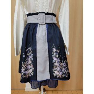 アクシーズファム(axes femme)のaxes femmeパネル花柄パイカラースカート(ひざ丈スカート)