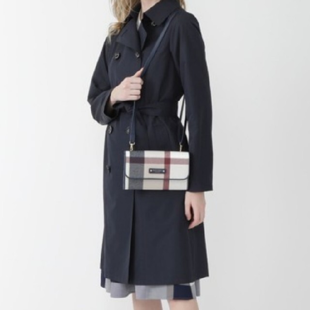 BURBERRY BLUE LABEL(バーバリーブルーレーベル)の【新品】ブルーレーベルクレストブリッジ　ショルダーバッグ　長財布　バーバリー レディースのバッグ(ショルダーバッグ)の商品写真