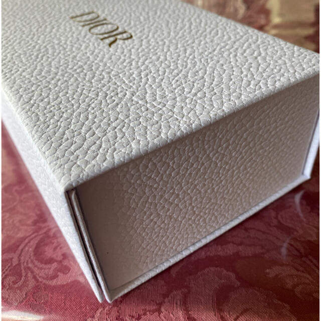 Dior(ディオール)のディオール プレゼント用 ギフトボックス リボン付 インテリア/住まい/日用品のオフィス用品(ラッピング/包装)の商品写真