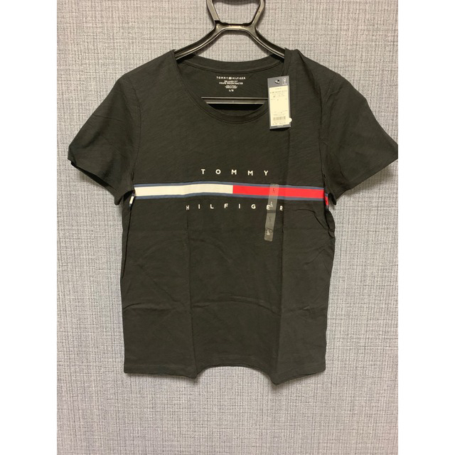 TOMMY HILFIGER(トミーヒルフィガー)の『新品』トミーヒルフィガー　レディース　Tシャツ レディースのトップス(Tシャツ(半袖/袖なし))の商品写真