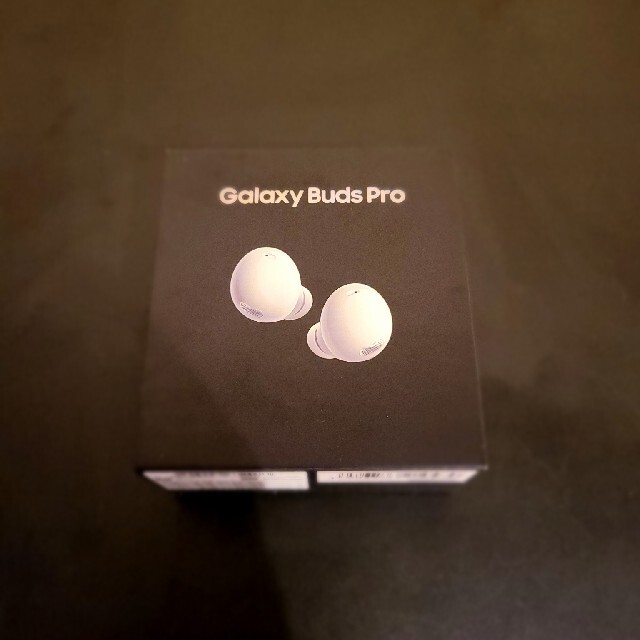 Galaxy(ギャラクシー)の【新品未開封】galaxy buds pro ホワイト スマホ/家電/カメラのオーディオ機器(ヘッドフォン/イヤフォン)の商品写真