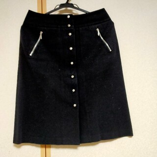 クミキョク(kumikyoku（組曲）)の【KUMIKYOKU】タイトルスカート、黒色(ひざ丈スカート)