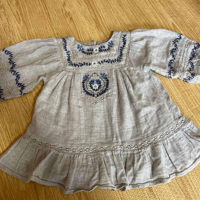 ZARA KIDS(ザラキッズ)のzaraベビー　刺繍ワンピース キッズ/ベビー/マタニティのベビー服(~85cm)(ワンピース)の商品写真