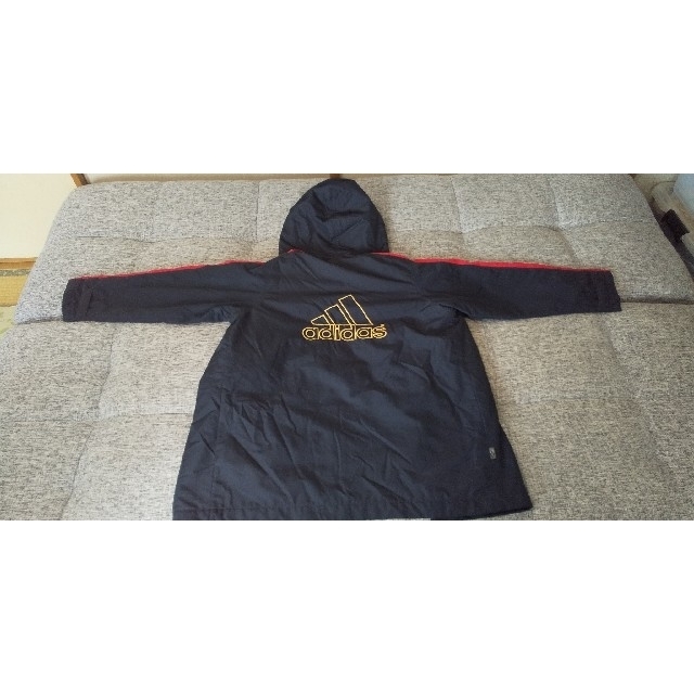 adidas(アディダス)の＃adidasベンチコート140値下げ💴⤵️2500→2400 スポーツ/アウトドアのサッカー/フットサル(ウェア)の商品写真